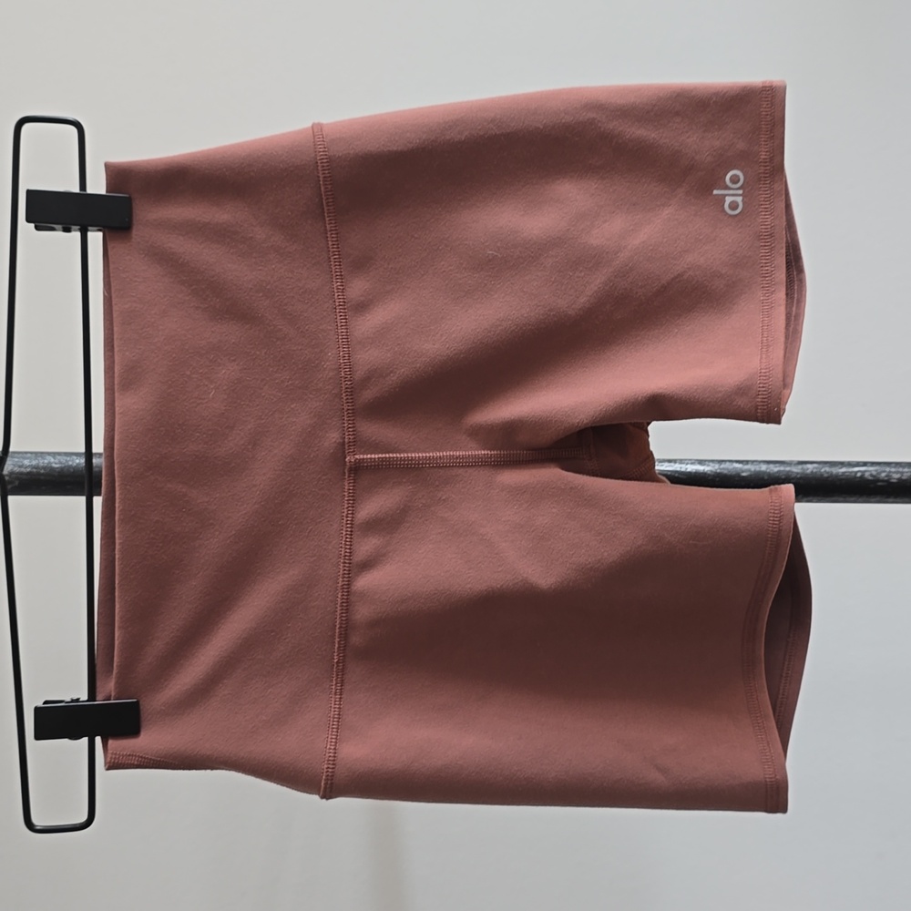 ALO Yoga 5" Airbrush High-Waist Biker Short - Picture 2 of 8